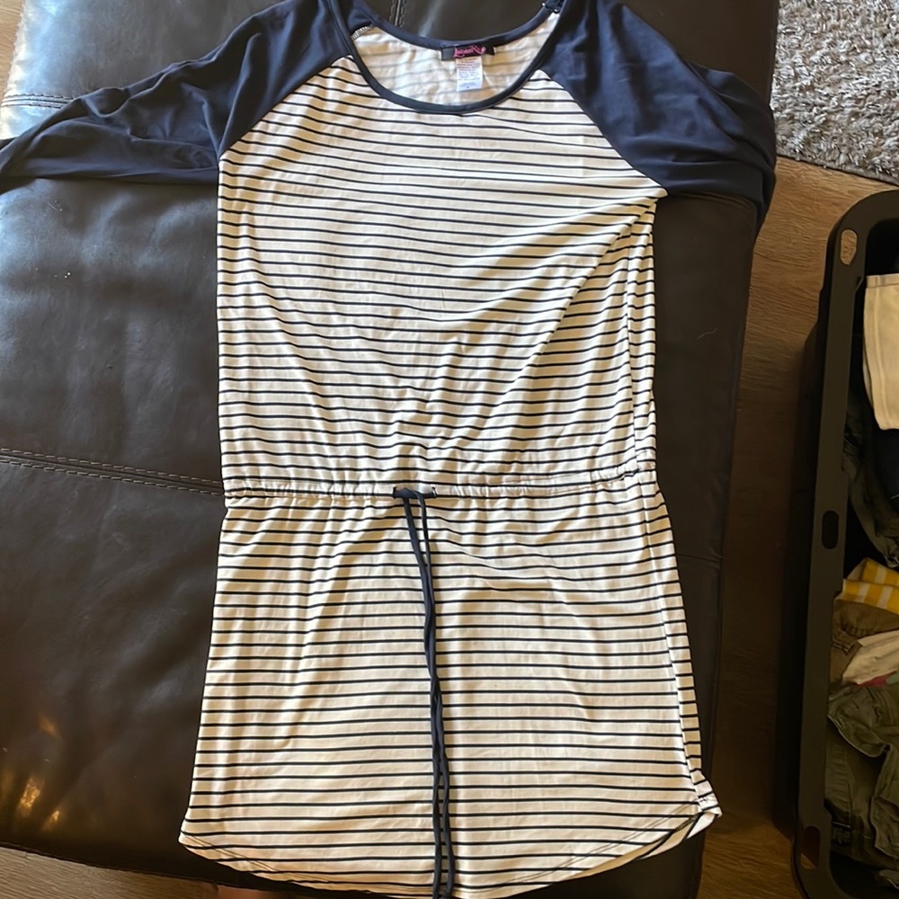 Woman’s Lorena Rose blue and white Size S.